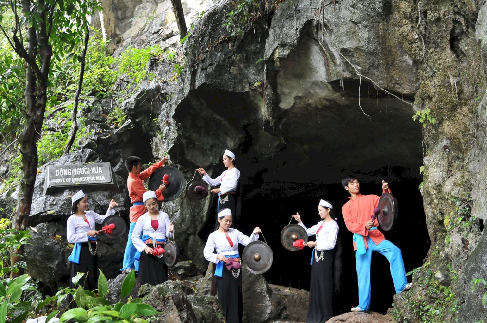 Ancient Cave – Natural beauty bearing the mark of prehistoric times 